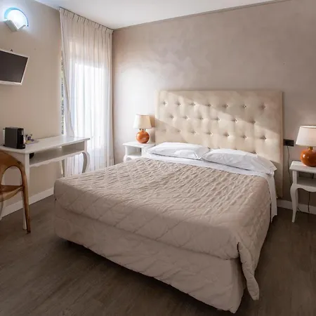 Degli Oleandri Hotell 3*