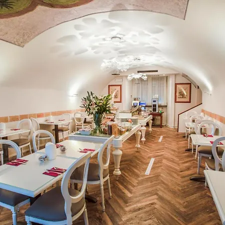 Отель Degli Oleandri 3*